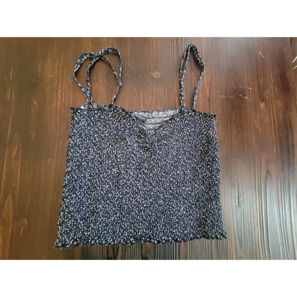 Brandy Melville Izzy tank top bundle - Picture 2 of 5
